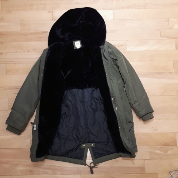 Gap Permaloft Small Parka - Picture 2 of 9